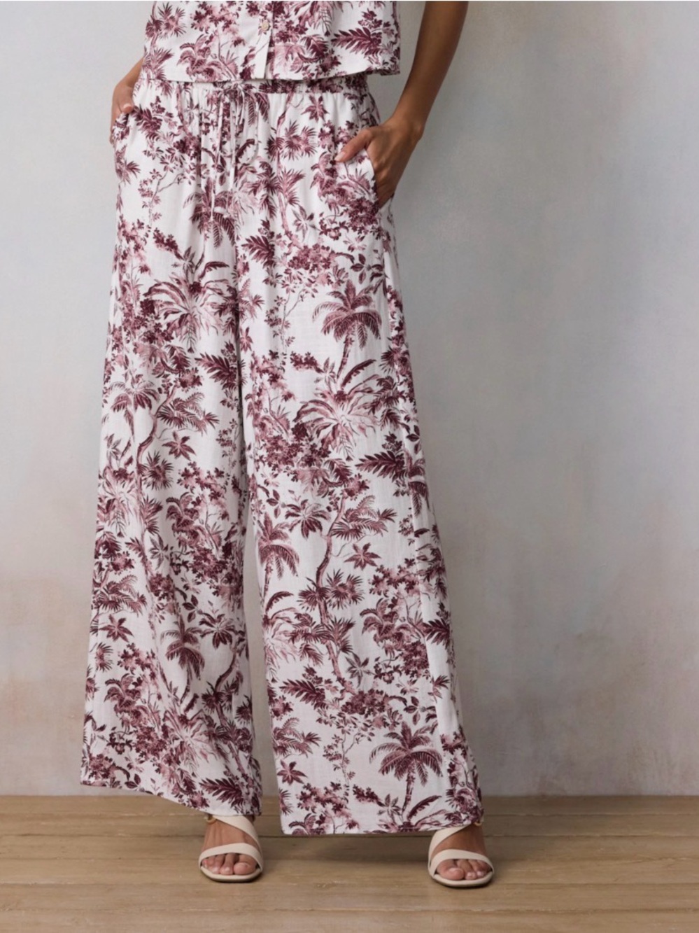 LC Lauren Conrad Pull-On Soft Floral Print Pants Size Small NWOT